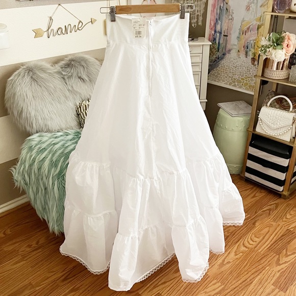 David's Bridal 2 tier dress slip size 6 - Picture 5 of 9